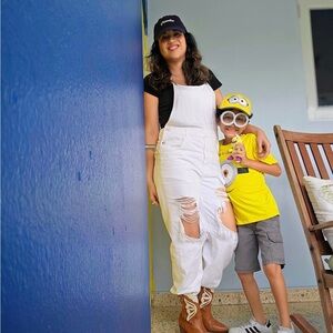 AE Ripped 90’s boyfriend overalls